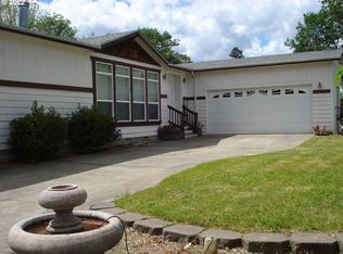 369 Knoll Terrace Dr, Canyonville, OR 97417