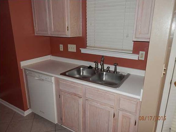 4th image of 8448 Water Oak Ct