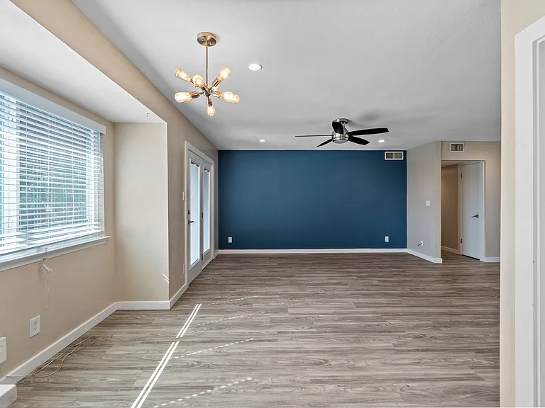 10107 Floyd Dr — Photo 12