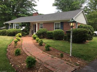 801 Gordon Ct, Pilot Mtn, NC 27041