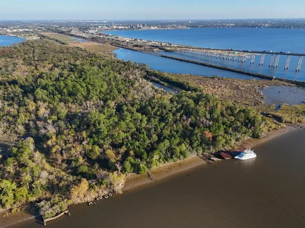 River Rd, Lake Charles, LA 70601