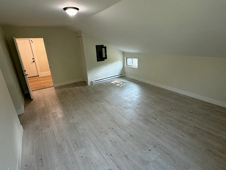 900 Mill St #6 — Photo 4