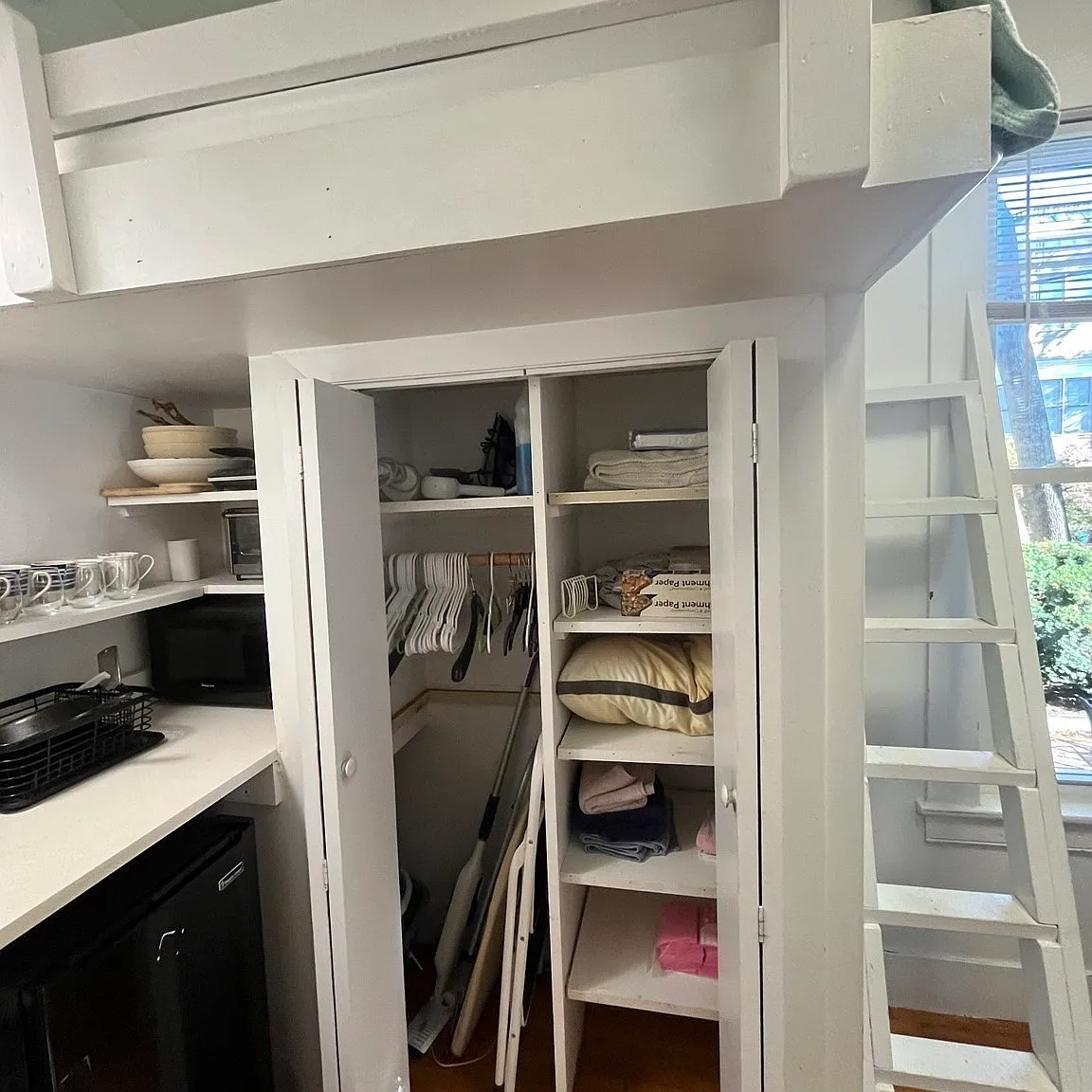 Studio, 150 sqft, $1,700 — Photo 4
