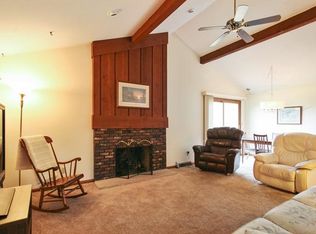 S58W22366 Glengarry Rd, Waukesha, WI 53189