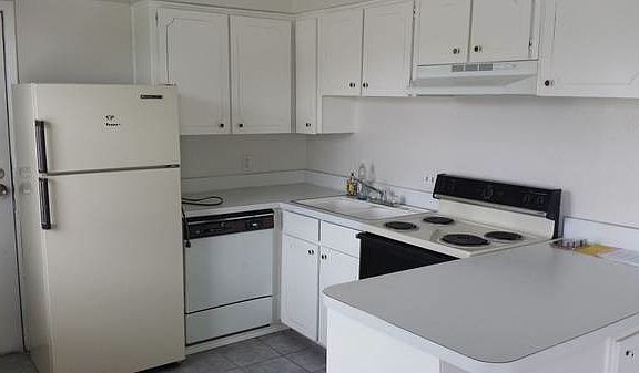 4th image of 7614 Abbott Dr