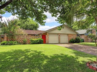 9639 Lawngate Dr, Houston, TX 77080