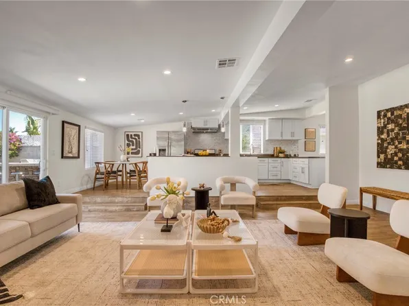 17941 Emelita St, Encino, CA 91316