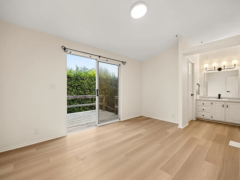 3184 Serena Ave — Photo 11