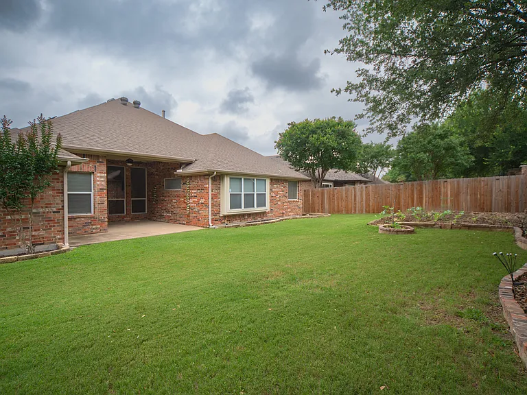 2708 Comanche Trl — Photo 29