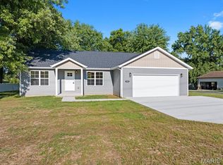 5707 Humbert Rd, Godfrey, IL 62035