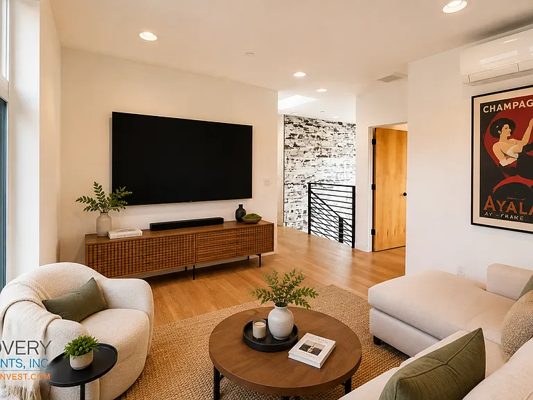 3235 Louise St #C — Photo 33