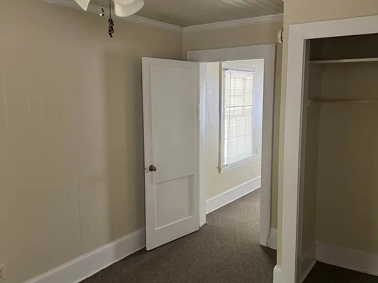 146 Airline Pl — Photo 3