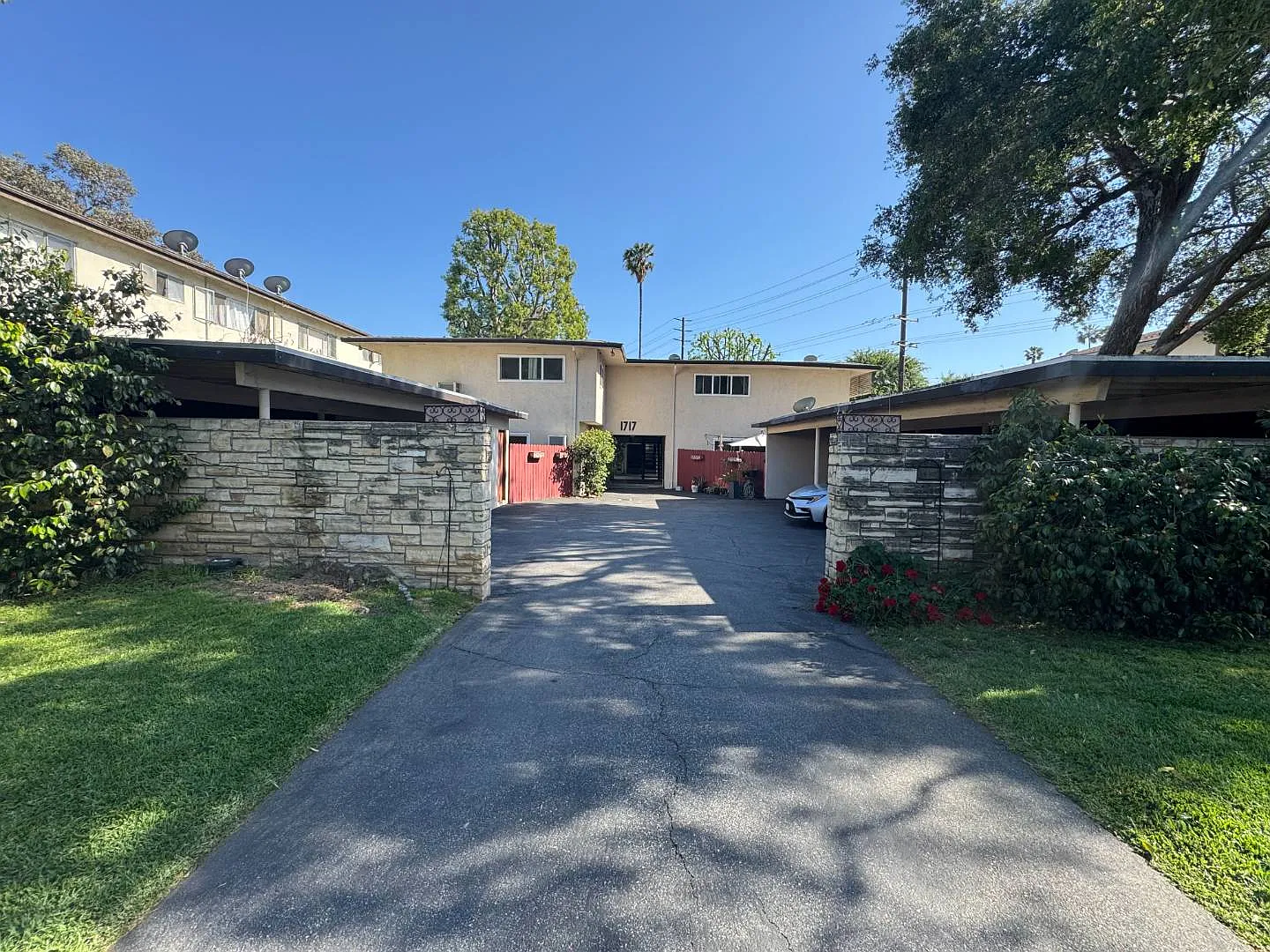 1717 Huntington Dr. - 7 — Photo 1