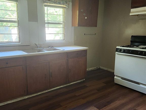 2nd image of 4827 Shreveport Blvd