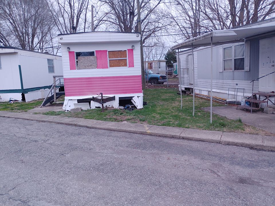 2nd image of 4923 Rockville Rd Unit 31