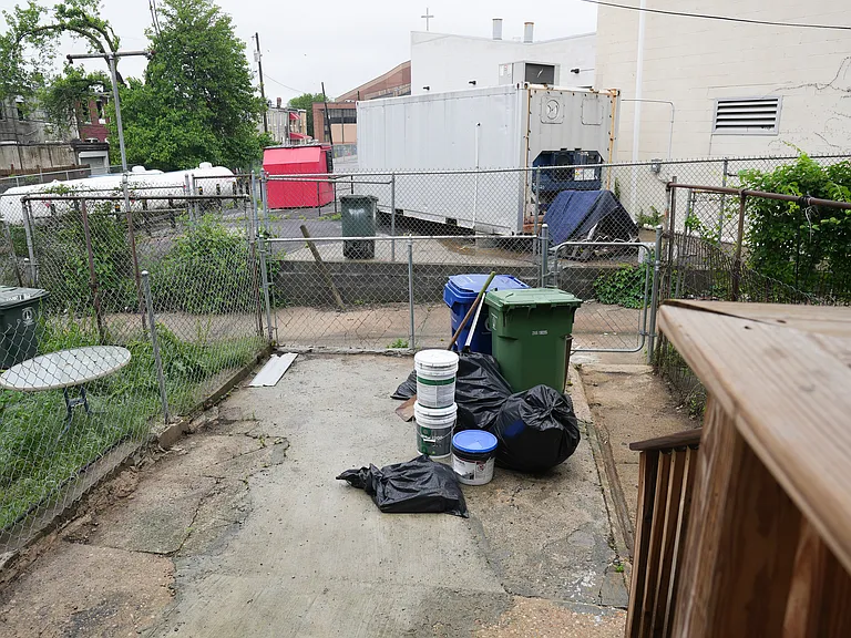 2120 N Fulton Ave — Photo 6
