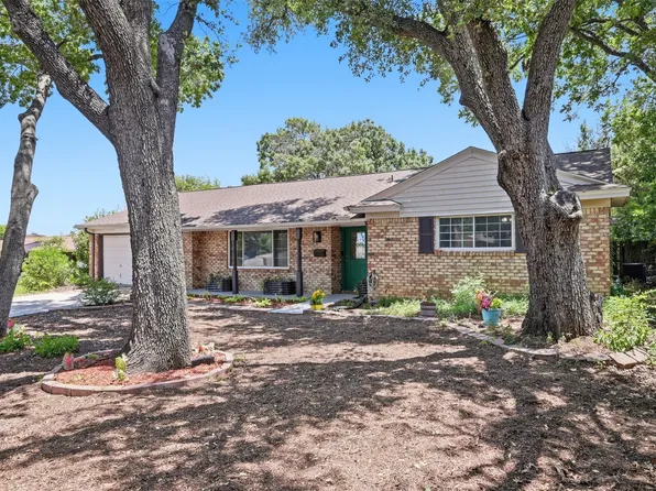 5629 Wharton Dr, Fort Worth, TX 76133