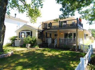 28 Benedict Dr, Lake Hopatcong, NJ 07849