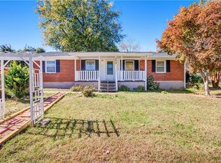 2624 Walnut Rd, Gainesville, GA 30506