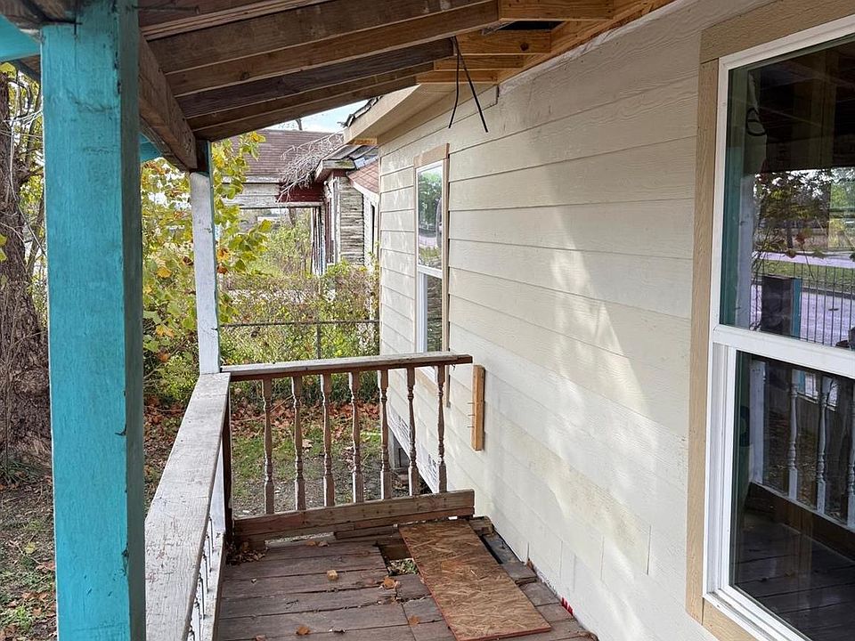 2nd image of 5113 Hirsch Rd