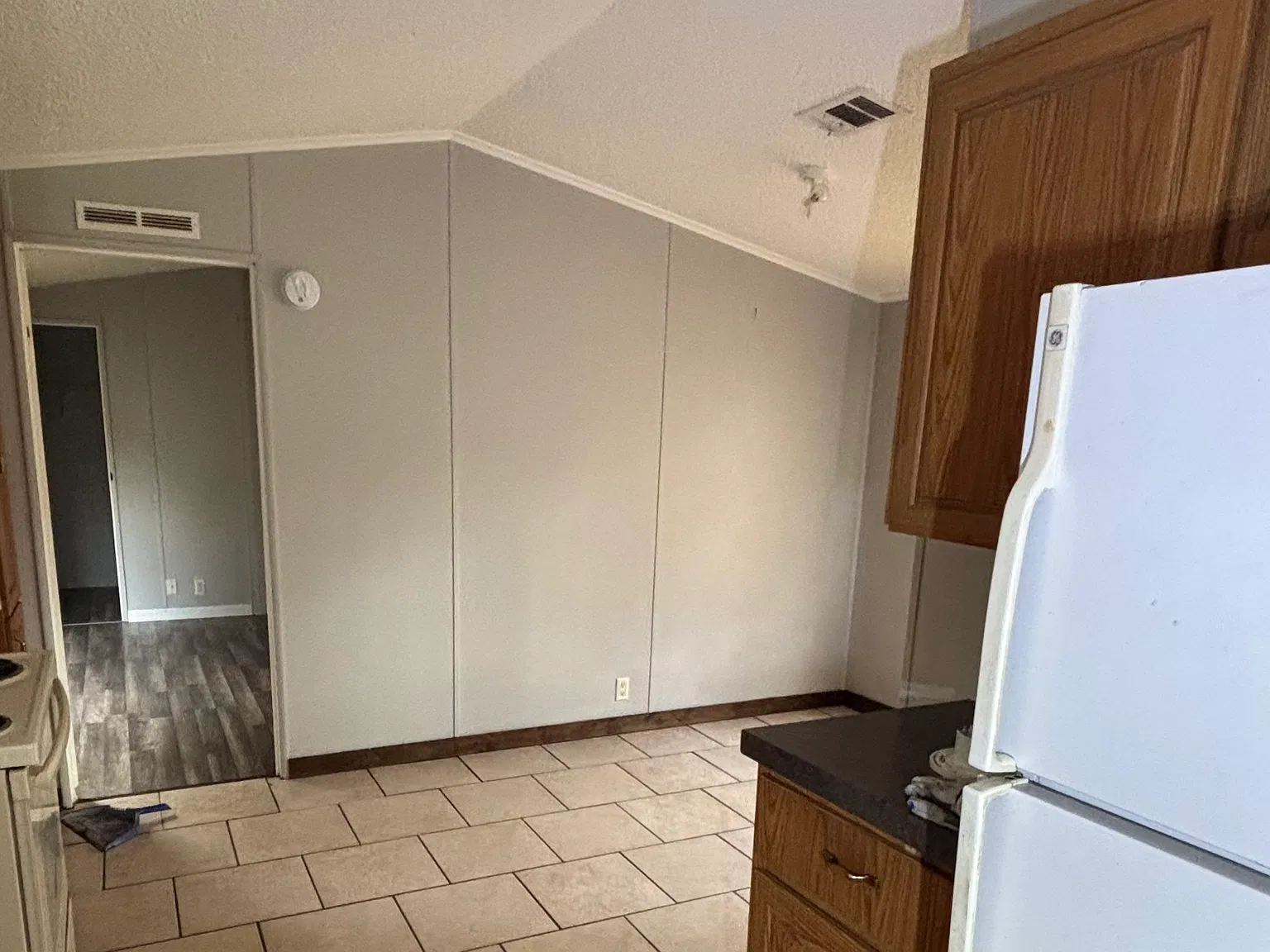 2 bed, 950 sqft, $1,000 — Photo 3