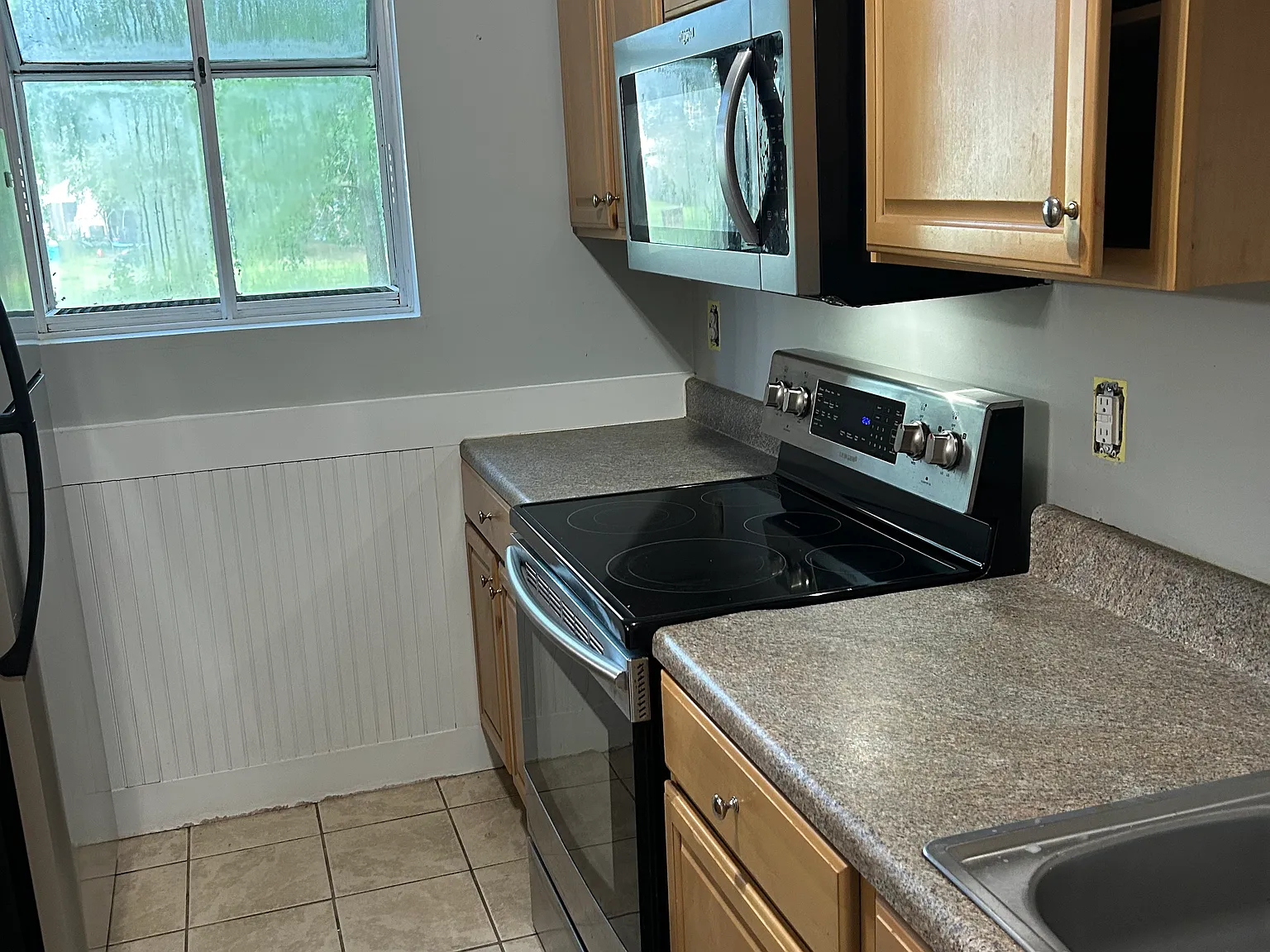 3 bed, 1.5 bath, 1210 sqft, $1,700 — Photo 3