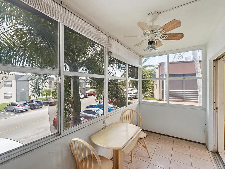 519 Burgundy St #K — Photo 23