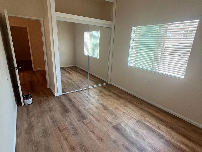 124 La Lomita Dr — Photo 5