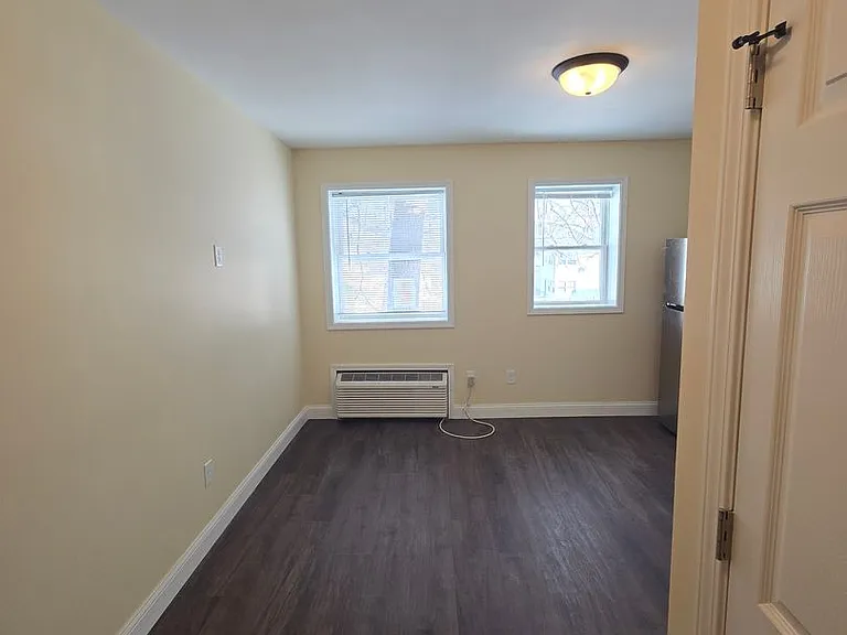 920 N Church St — Photo 4