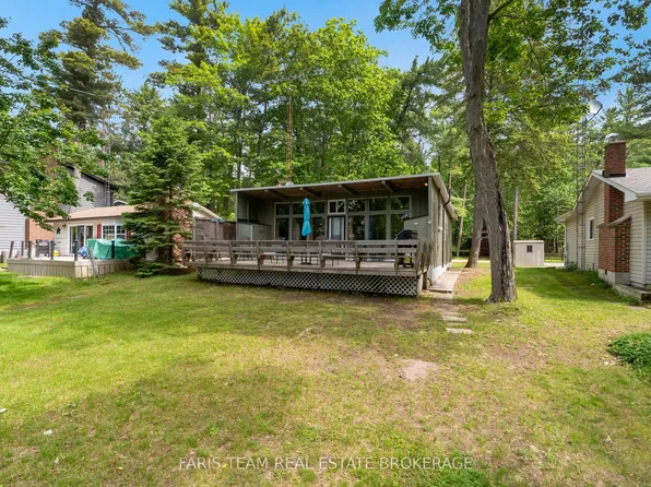 34 Quesnelle Dr, Tiny, ON L0L 2J0