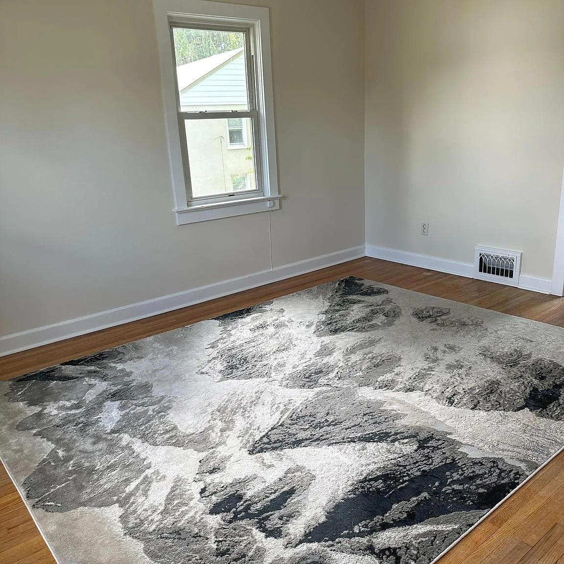 2 bed, 1.0 bath, 900 sqft, $1,800 — Photo 3