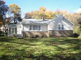 25 Tanglewood Rd, Trumbull, CT 06611