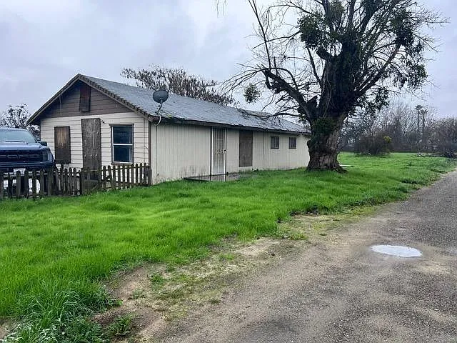 9275 Hillside Rd photo 1