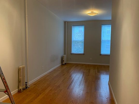 4th image of 55 Newel St #2R