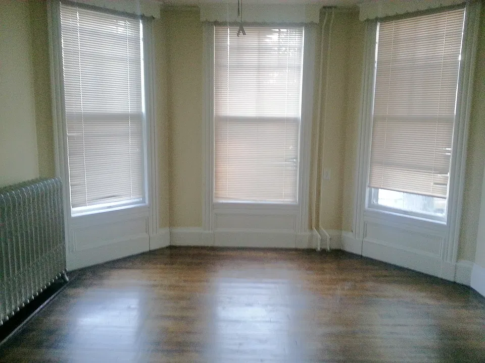70 Arlington St #1