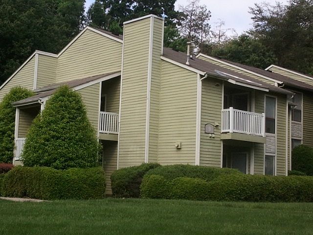 1st image of 20 Aspen Dr APT B
