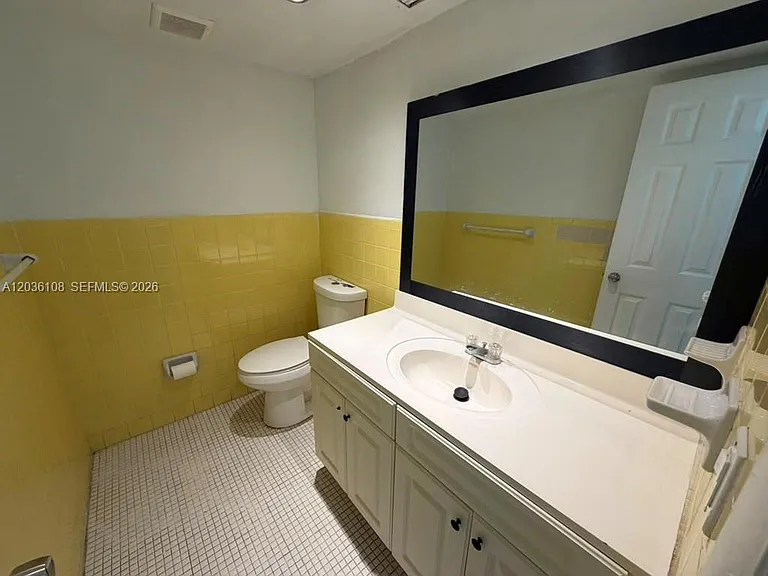 1885 NE 121st St #8 — Photo 4