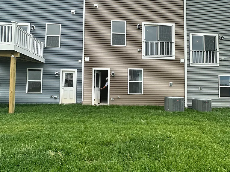 212 Huntwellwest Blvd — Photo 46