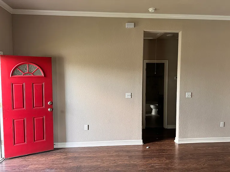 5301 Wylie St #B — Photo 9