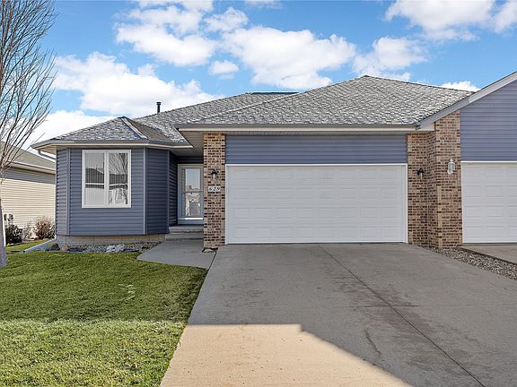 2nd image of 629 Winterberry Pl NE