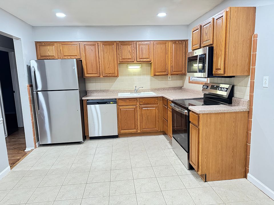 1st image of 9439 Deves Dr