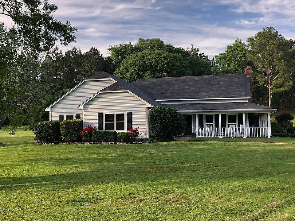 102 Water Oaks Drive