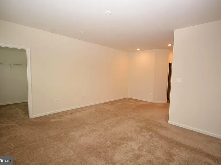 5942 Leben Dr — Photo 14