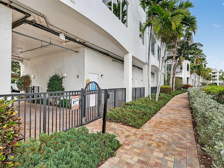 675 NW Flagler Ave #202 — Photo 31