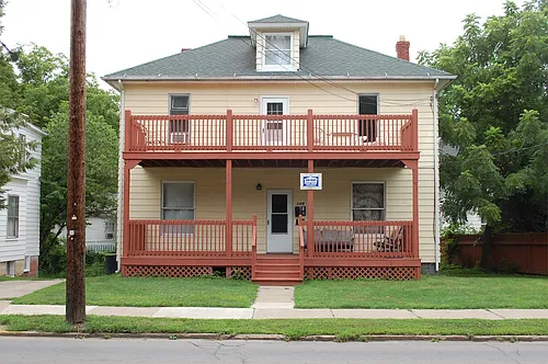 149 E State St Photo 1