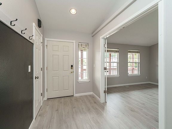 4th image of 11004 NE 36th Ave