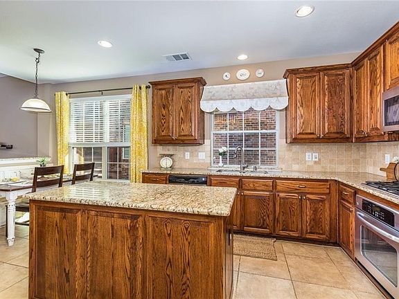 4th image of 1333 Burnett Dr