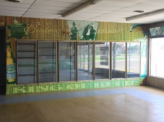 2nd image of 1414 E Pike Blvd
