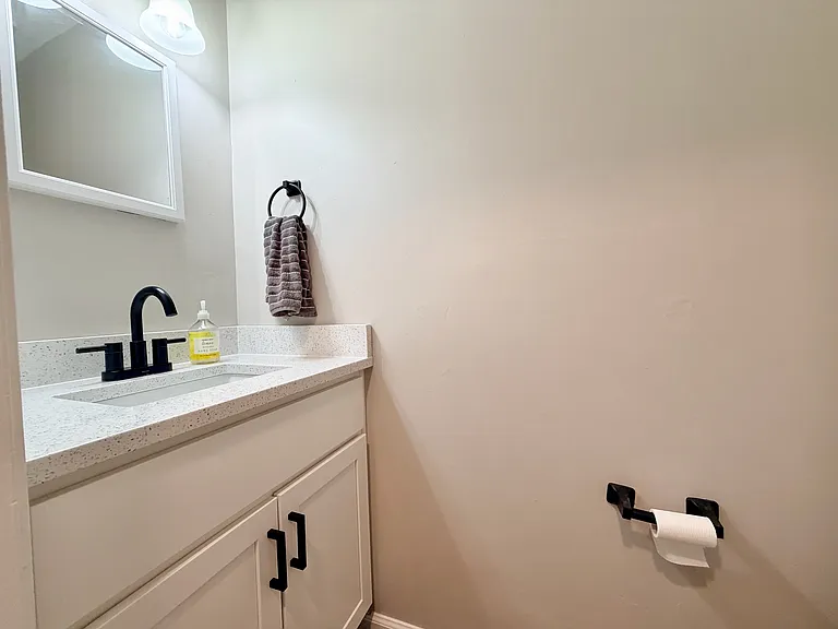 326 Harrier St — Photo 2