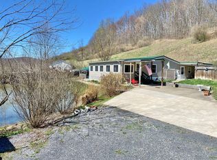 2362 Laurel Creek Rd, Moatsville, WV 26405
